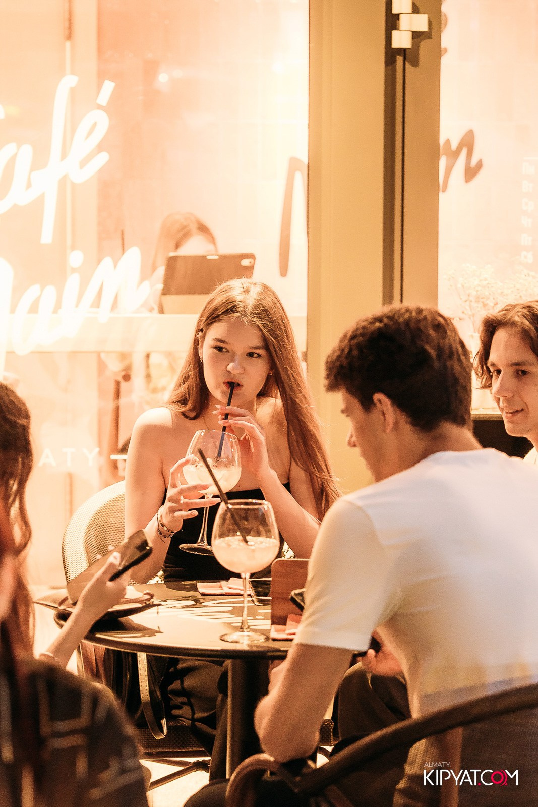 ДЕНЬ РОЖДЕНИЯ CAFE MAIN — 1 ГОД. КИПЯТКОМ АЛМАТЫ!