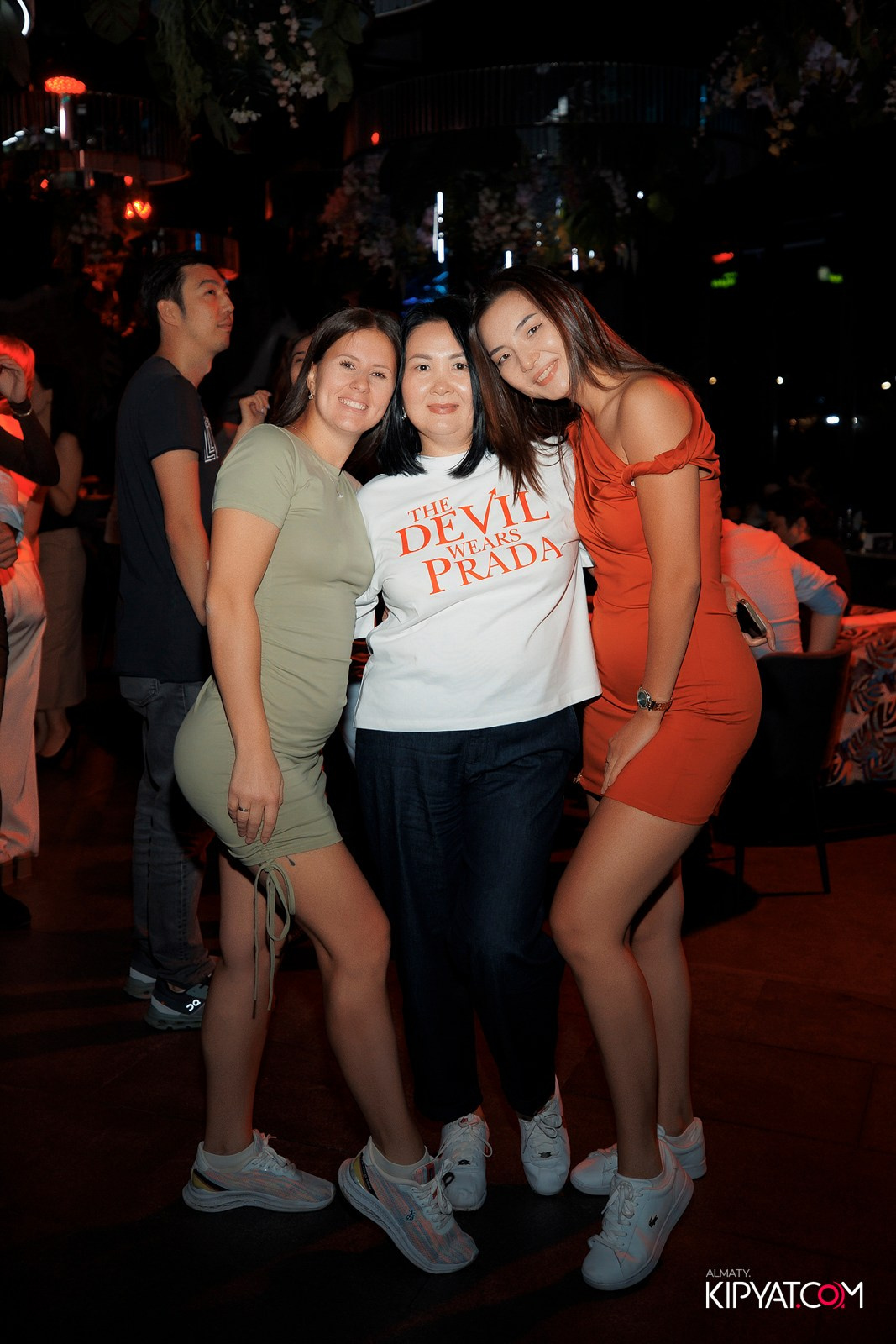 FRIENDS BAR & TERRACE. КИПЯТКОМ АЛМАТЫ!