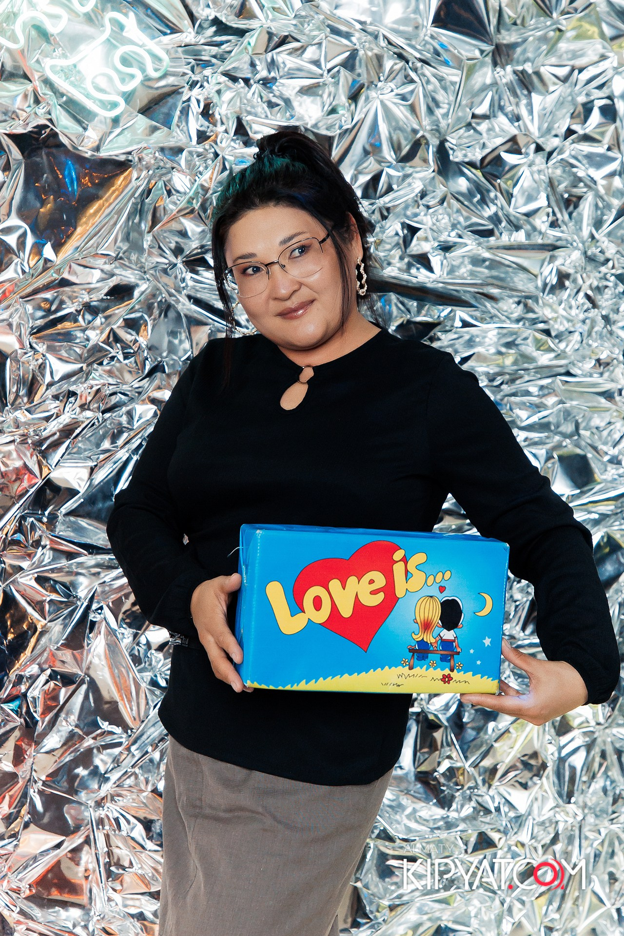 ВЕЧЕРИНКА 90Х КАФЕ CARAFE. КИПЯТКОМ АЛМАТЫ! Фотосъемка мероприятий в Алматы