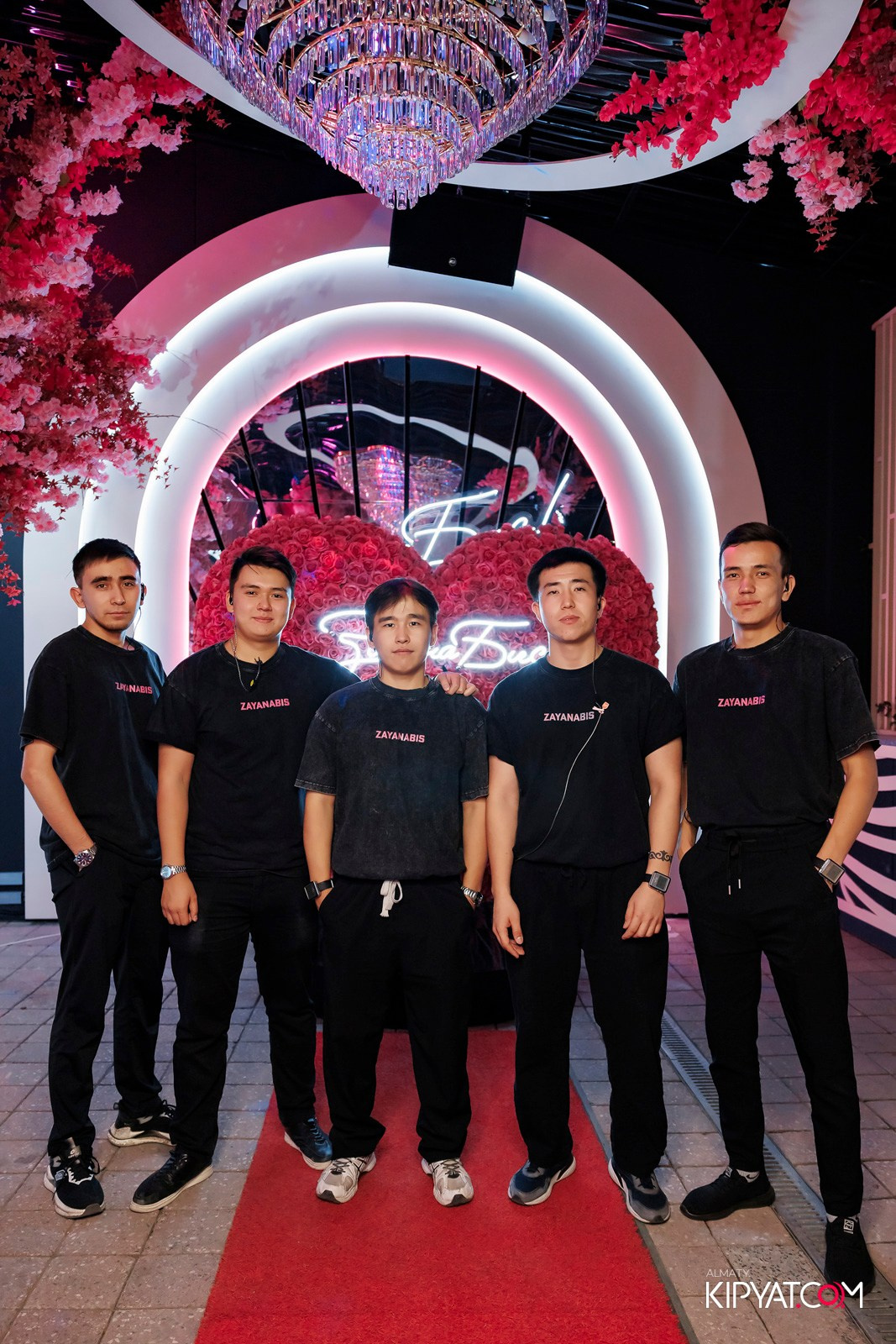 ЗАЯ, НА БИС. КИПЯТКОМ АЛМАТЫ!