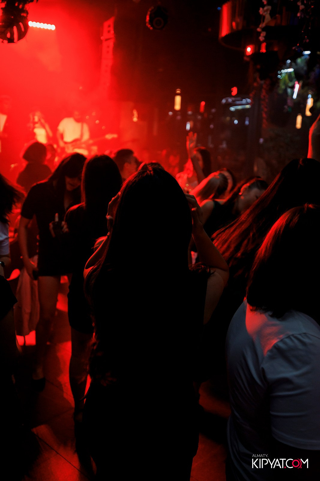 FRIENDS BAR & TERRACE. КИПЯТКОМ АЛМАТЫ!