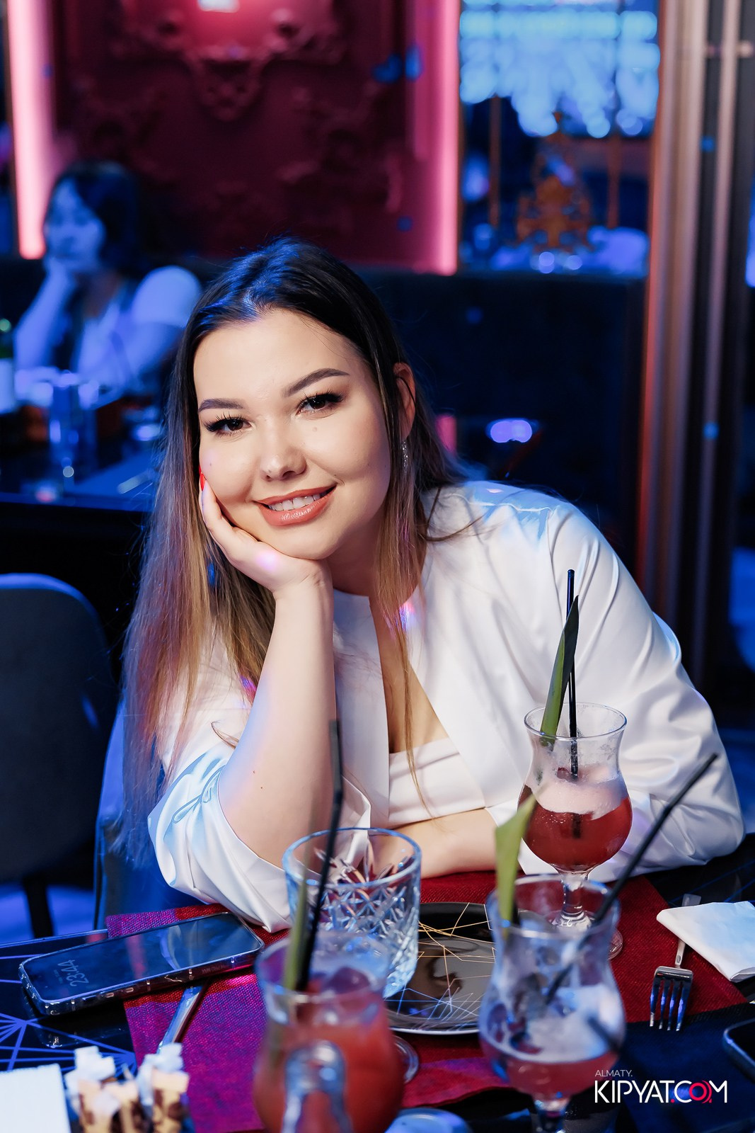 ЗАЯ, НА БИС. КИПЯТКОМ АЛМАТЫ!