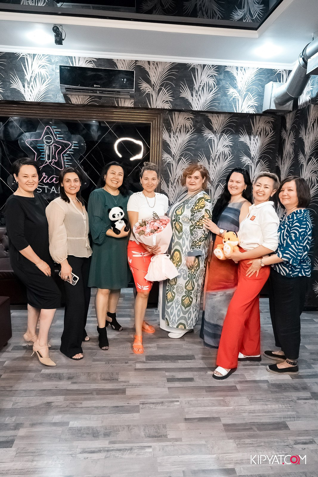 КАРАОКЕ РОЯЛЬ COSMO. КИПЯТКОМ АЛМАТЫ!