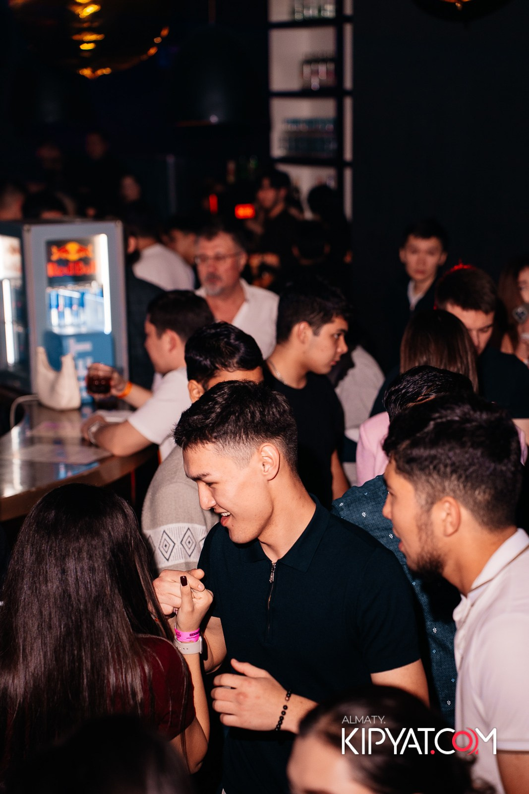 UYAT EMES BAR. КИПЯТКОМ АЛМАТЫ!