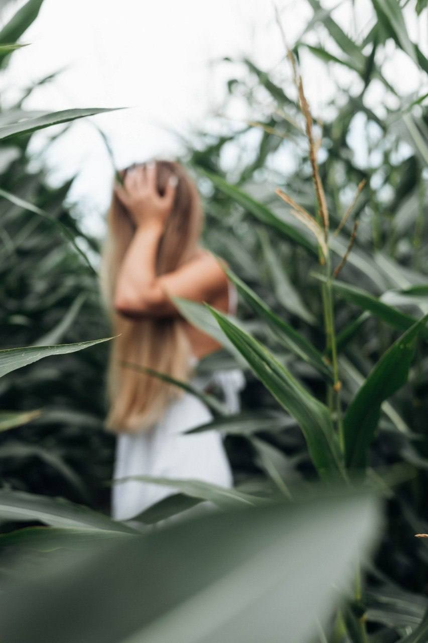 Фотосессия в поле. Фотограф широкого профиля Cape Kate