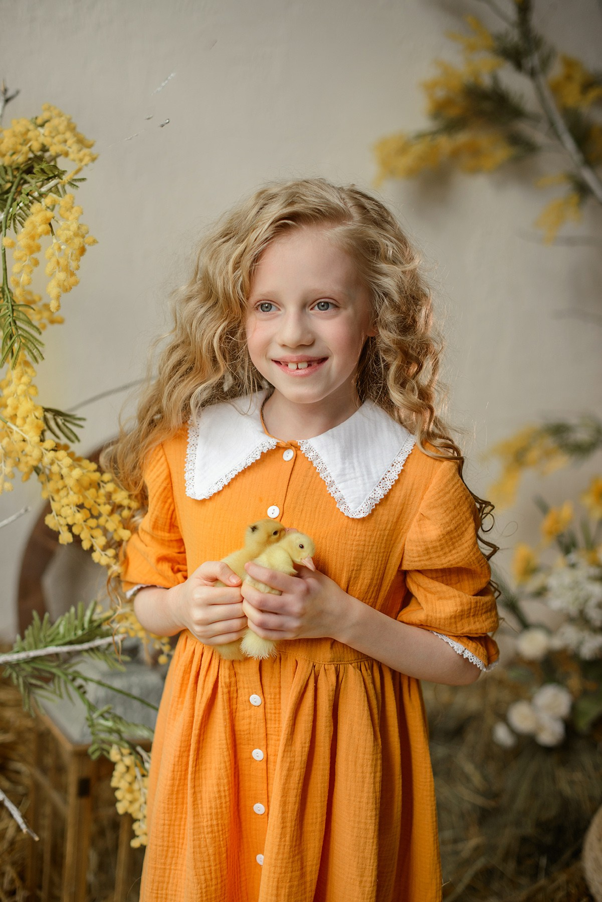 Photo shoot of a girl with goslings and a hat. Photographer Elena Carruthers, Scotland