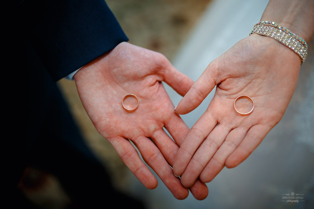 Свадебная фотосессия в ЗАГСе. Свадебный фотограф в Санкт-Петербурге Антон Владимиров