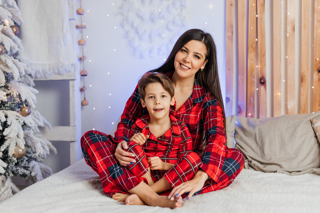 Новогодняя фотосессия мамы и сына: Семейные фотографии. Семейный и свадебный фотограф Ростове-на-Дону