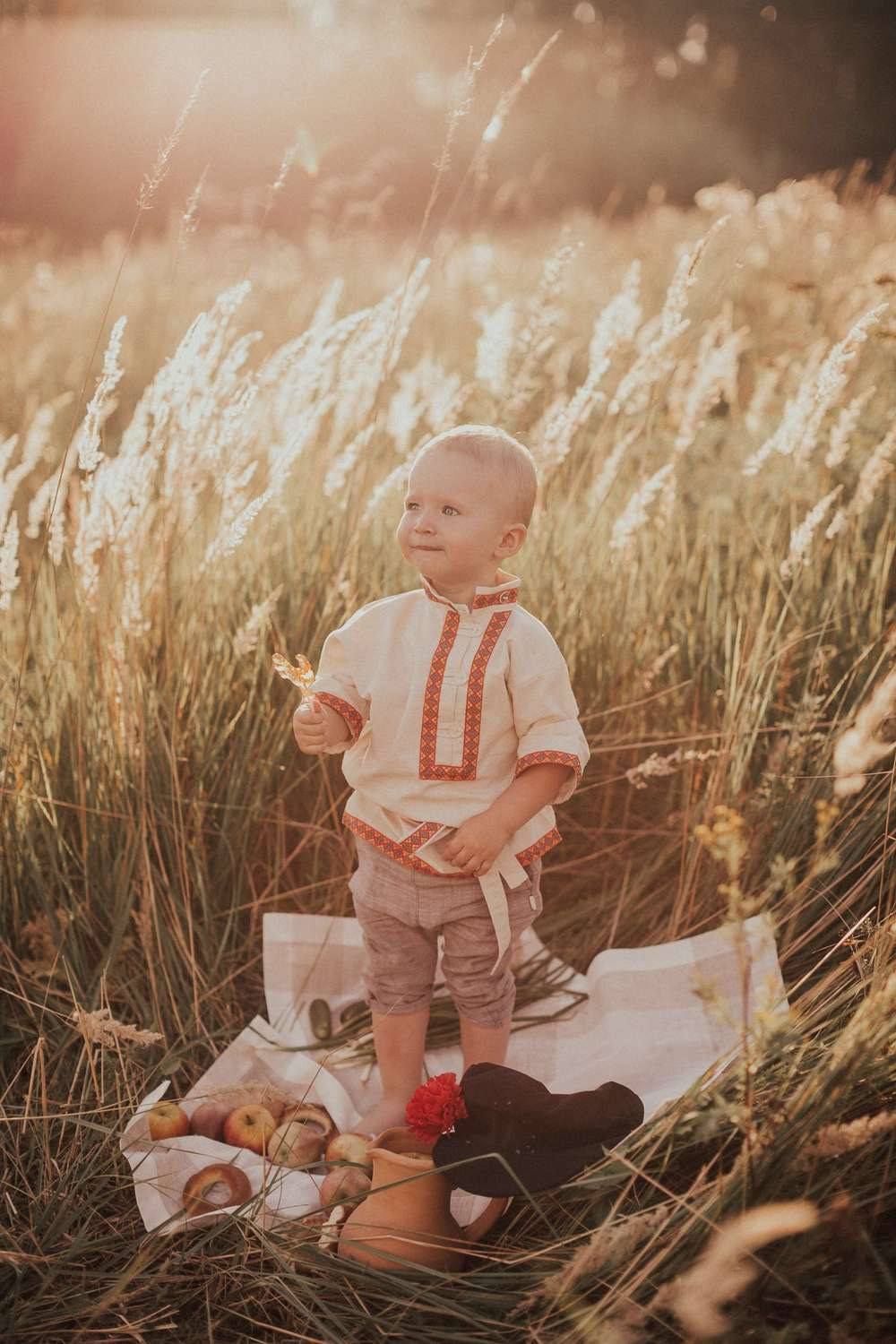 Миша в поле. Семейный и детский фотограф в Москве Кузьмина Мария