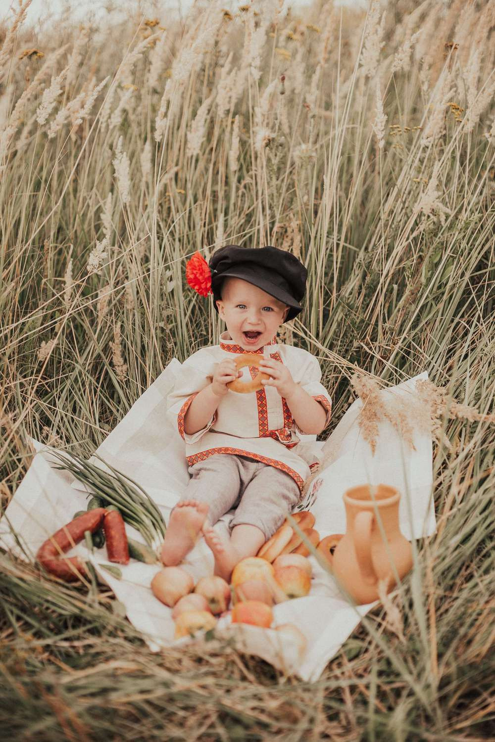 Миша в поле. Семейный и детский фотограф в Москве Кузьмина Мария
