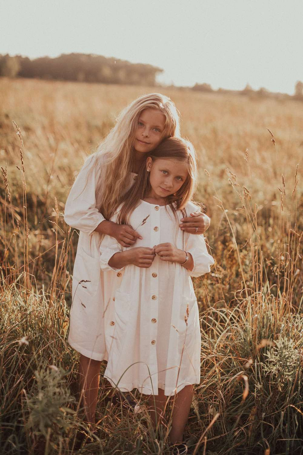 Катя Аня в поле. Семейный и детский фотограф в Москве Кузьмина Мария