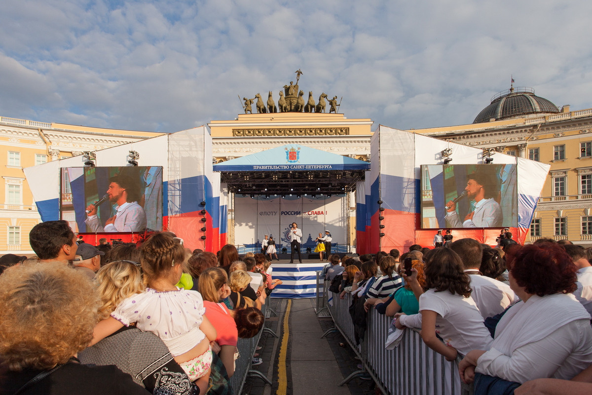 Профессиональный репортажный фотограф на концерты, фестивали и праздничные мероприятия в Санкт-Петербурге и области.