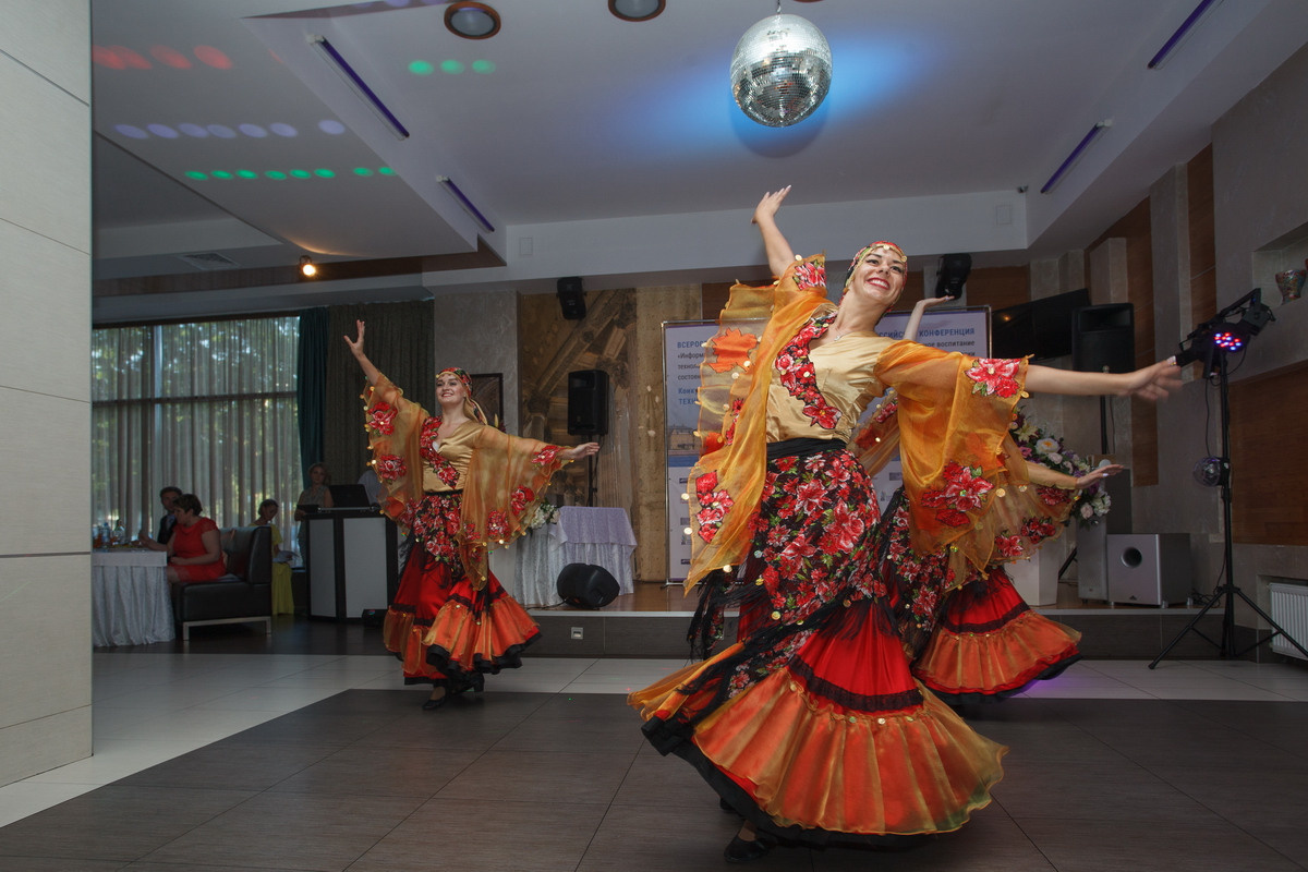 Репортажный фотограф на выставки, презентации, конференции и другие корпоративные мероприятия в Санкт-Петербурге. Фотограф на мероприятие. Фотограф на корпоратив. Фотограф Сергей Пушкин. СПб. Фото для отчётов и прессрелизов. Сотрудничество агенства. Корпоративная фотосъемка. Фотограф для бизнеса.  Фотограф на новый год.