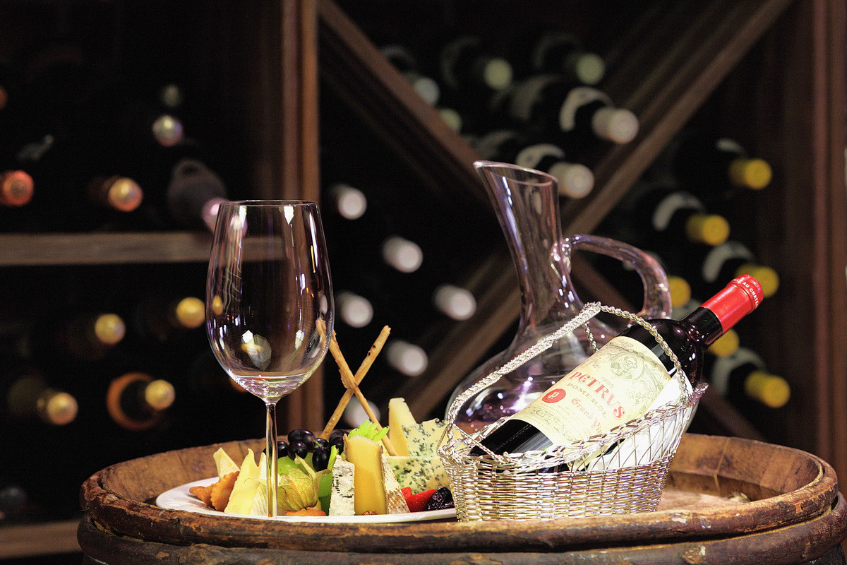 Рекламный фотограф в Санкт-Петербурге. Интерьерная фотосъемка. Фотограф Сергей Пушкин. СПб. Фото для сайтов и полиграфии. Сотрудничество агенства. Фотосъемка ресторанов, арт-пространств и частных помещений. Photographer  in Saint-Petersburg, Russia.