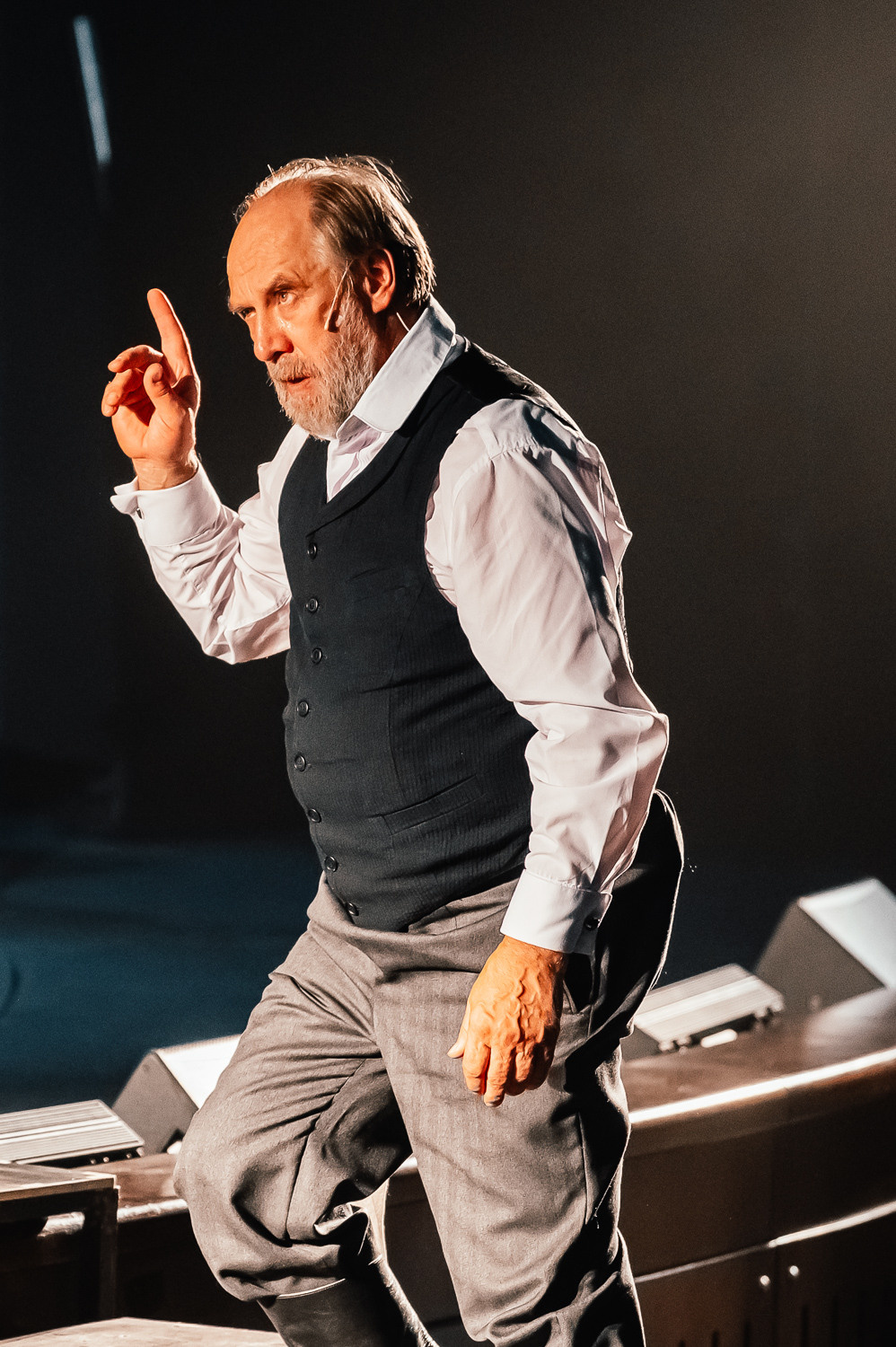 МЕДВЕДЬ Театр «Центр Драматургии и режиссуры» (Москва). DariaRock / Фотограф Екатеринбург