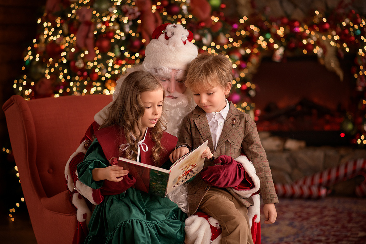 Новогодняя семейная фотосессия в студии. Домашняя новогодняя фотосессия. Заказать фотосессию
