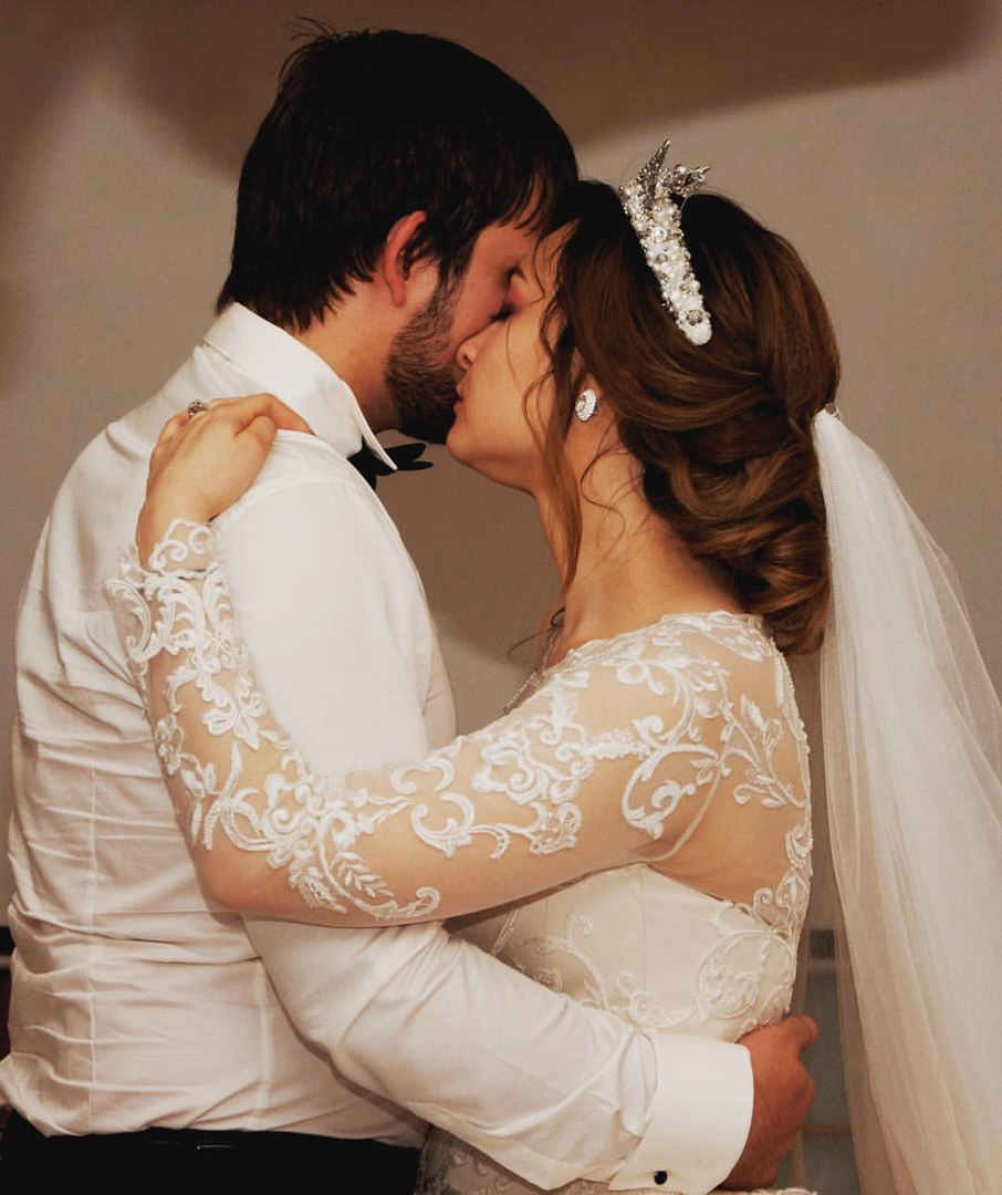 Стилист-визажист Дзержинск. Свадебная прическа на длинные волосы с фатой http://olgadz.ru/