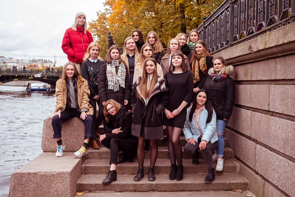 В школе. Выпускные альбомы СПБ. Фотограф в Садик и Школу