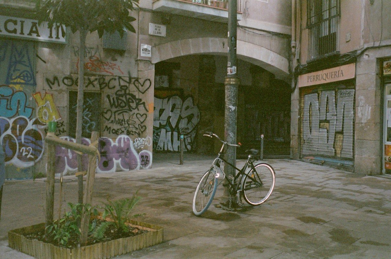 TATIANA DARINA — film photographer in St. Petersburg