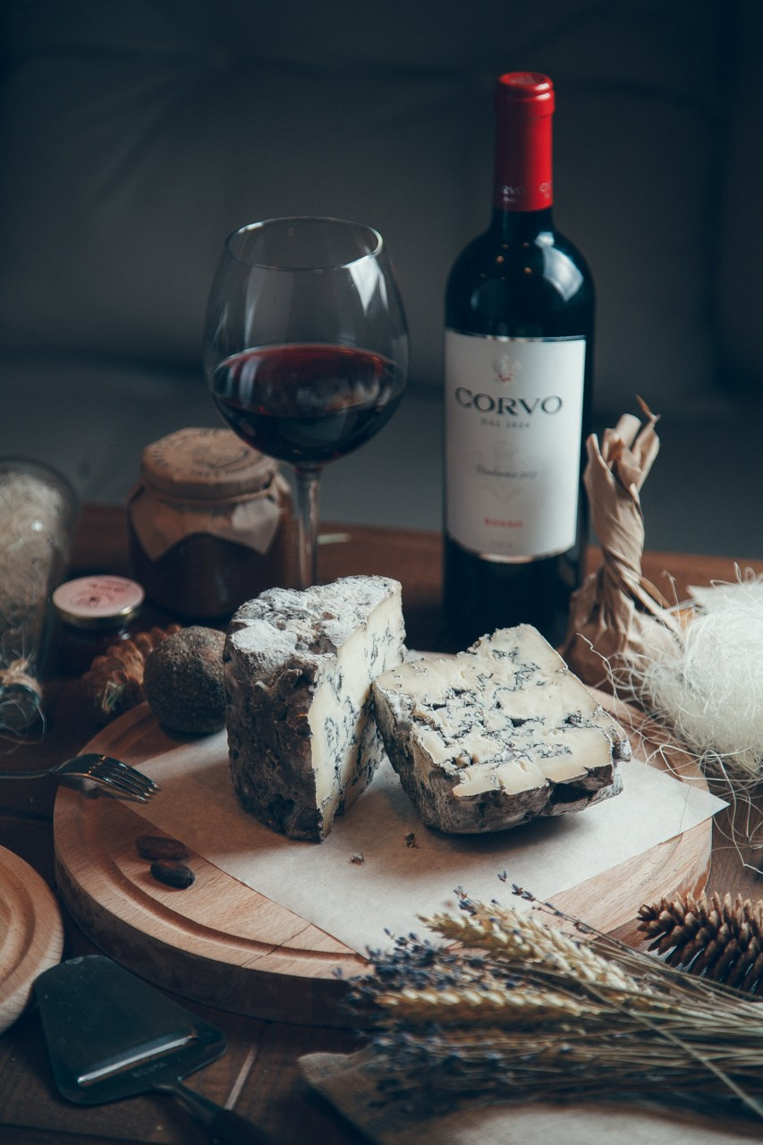 Фуд-фото для магазина Сыр и Вино