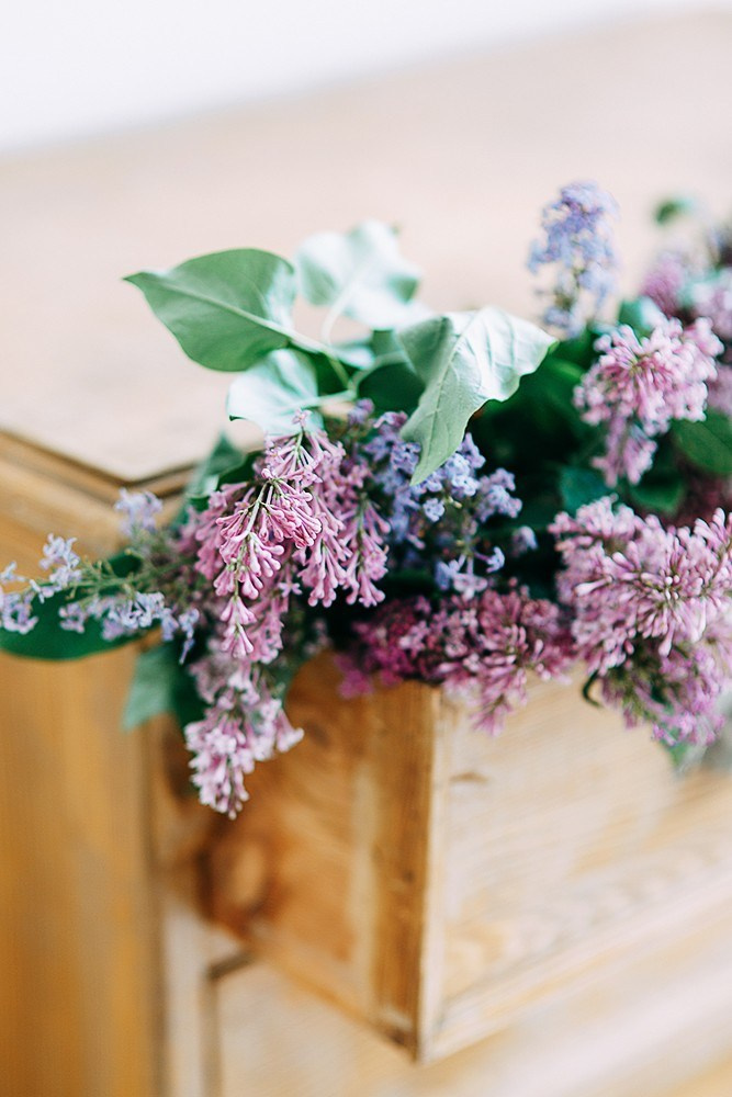 Утро невесты в сирени