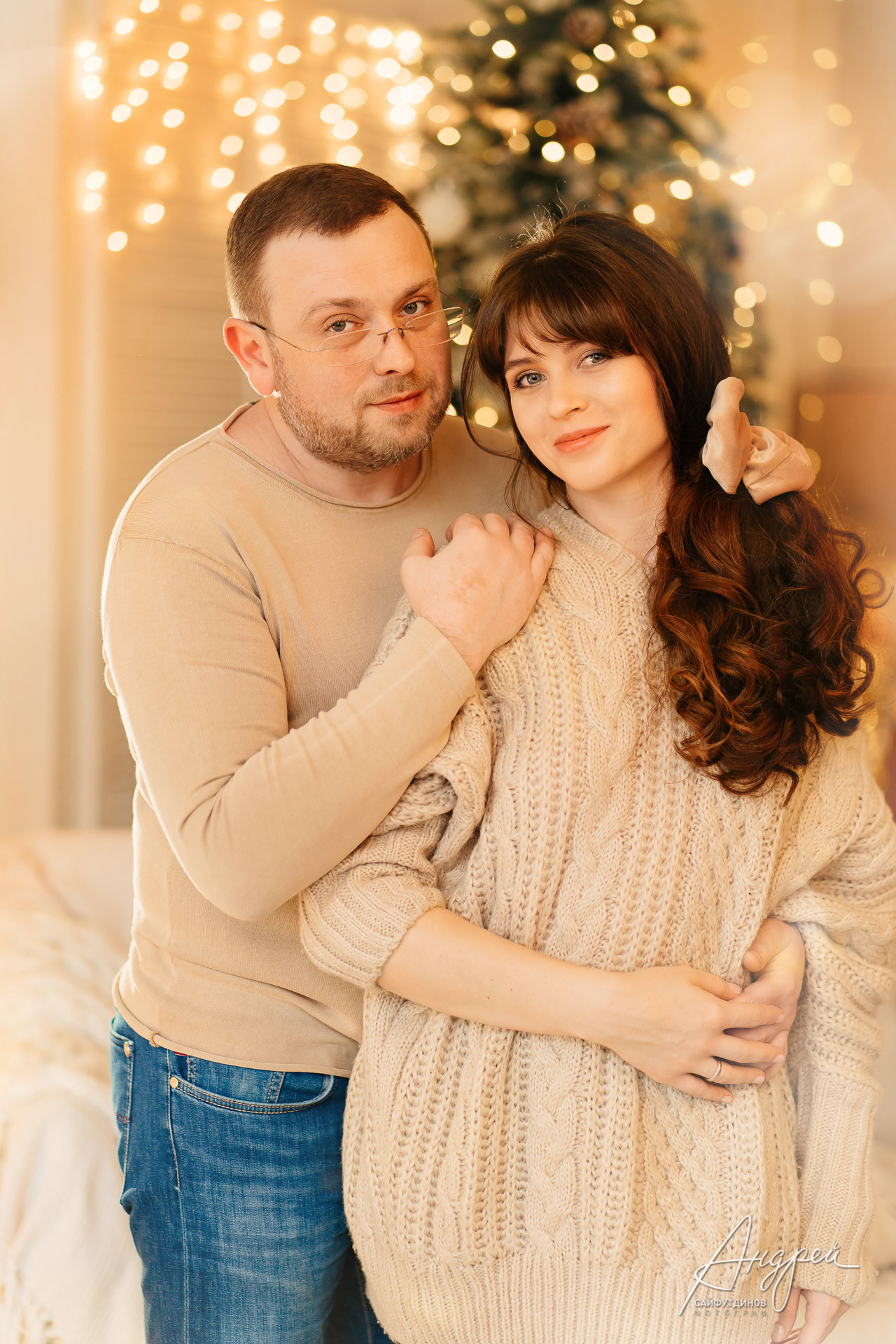 Семейная новогодняя фотосессия. Фотостудия Royal, зал Scandi. Свадебный и семейный фотограф в Ростове-на-Дону. Андрей Сайфутдинов