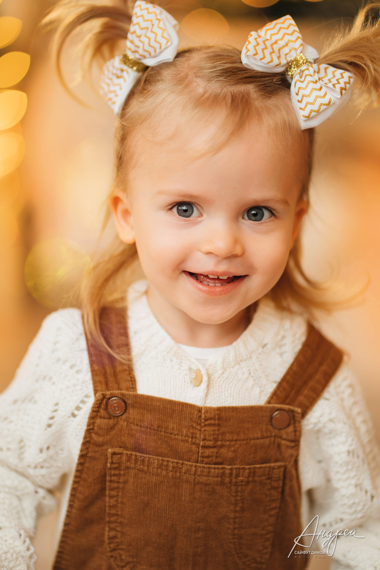 Семейная новогодняя фотосессия. Фотостудия Royal, зал Scandi. Свадебный и семейный фотограф в Ростове-на-Дону. Андрей Сайфутдинов