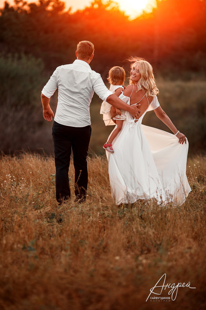 Семейная закатная фотосессия. Свадебный и семейный фотограф в Ростове-на-Дону. Андрей Сайфутдинов