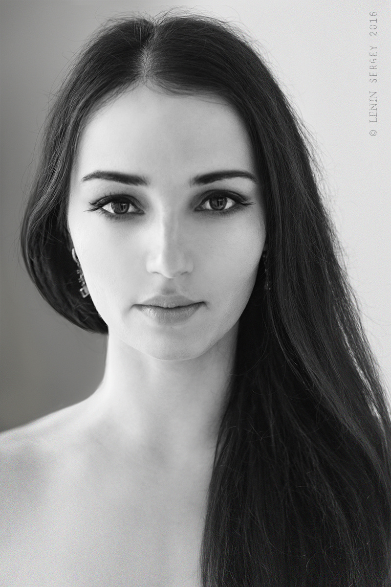 На паспорт.... Сергей Ленин