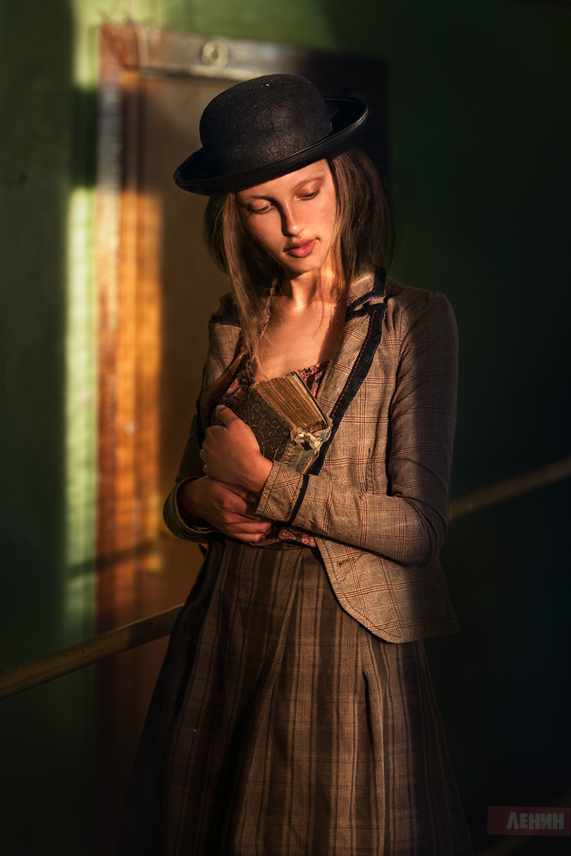 Рисовальщица.... Сергей Ленин