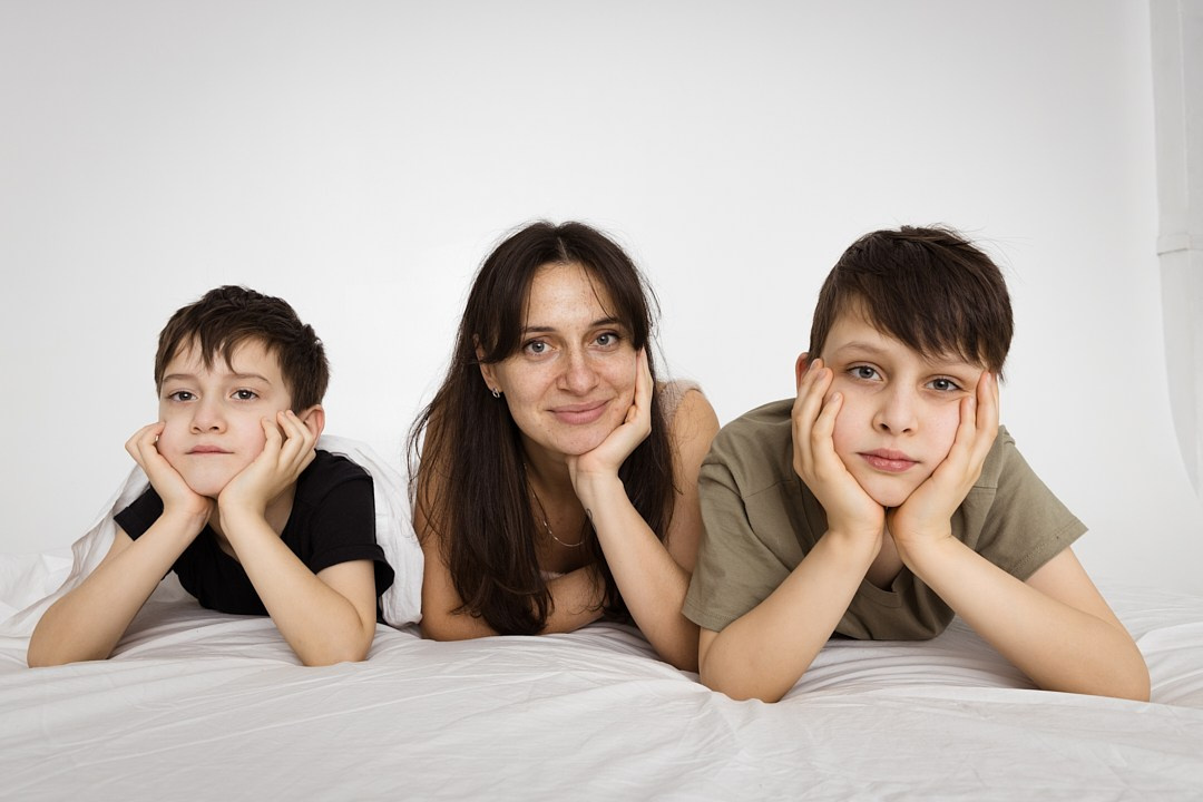 ZARA WITH BOYS 2023. Portrait photographer Masha Murzha