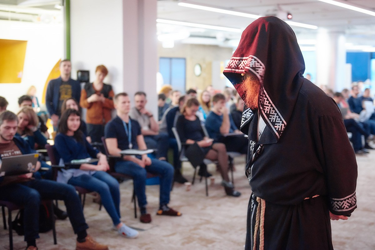 Нейромонах Феофан в Avito. Репортажный фотограф в Москве Вадим Францев