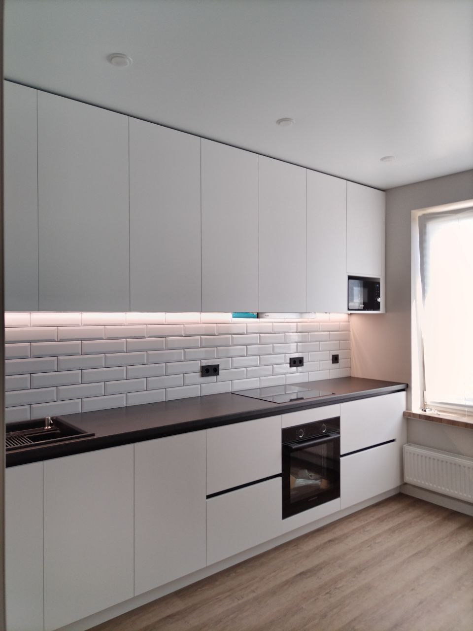 Фото с монтажа |Мебель на заказа: кухни, шкафы и т.д. в Томске. ГУДРУМ — Мебель на заказ в Томске | Кухни | Шкафы | Стулья и Столы