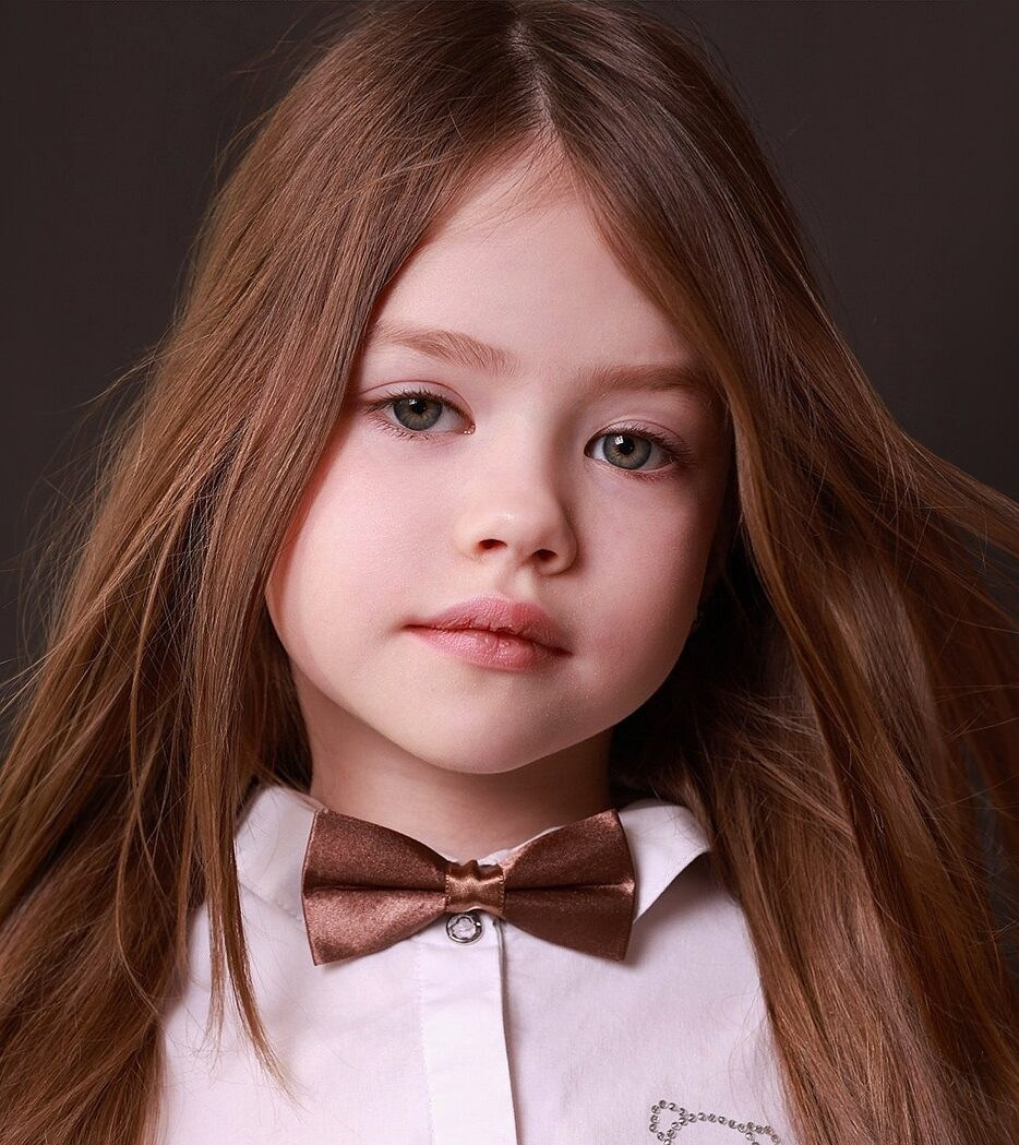 Эмилия Зайцева. Съёмка одежды для маркетплейсов и брендов Morozova Production