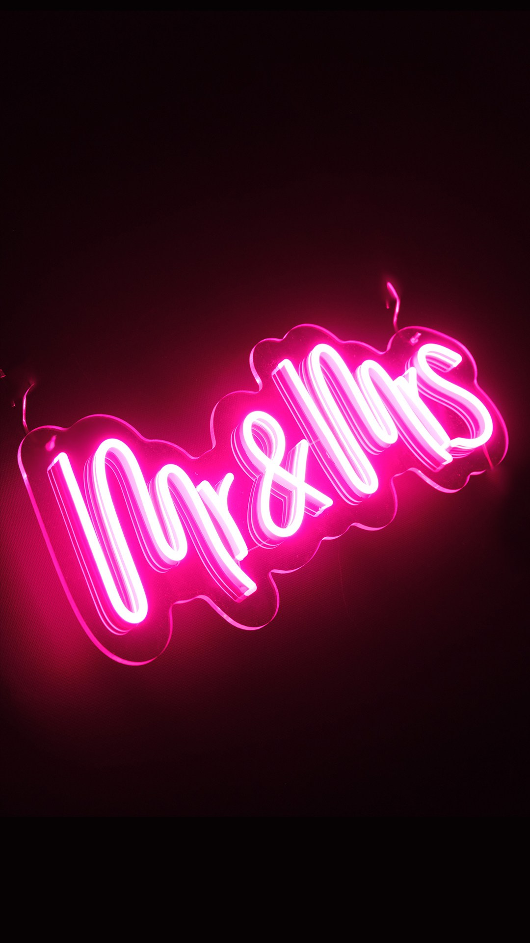 Предметка, неон. Репортажная фото и видеосъемка в Москве под ключ