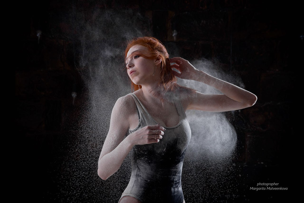 Съёмка с мукой 3. Женский фотограф Крещение Венчание Москва Брянск