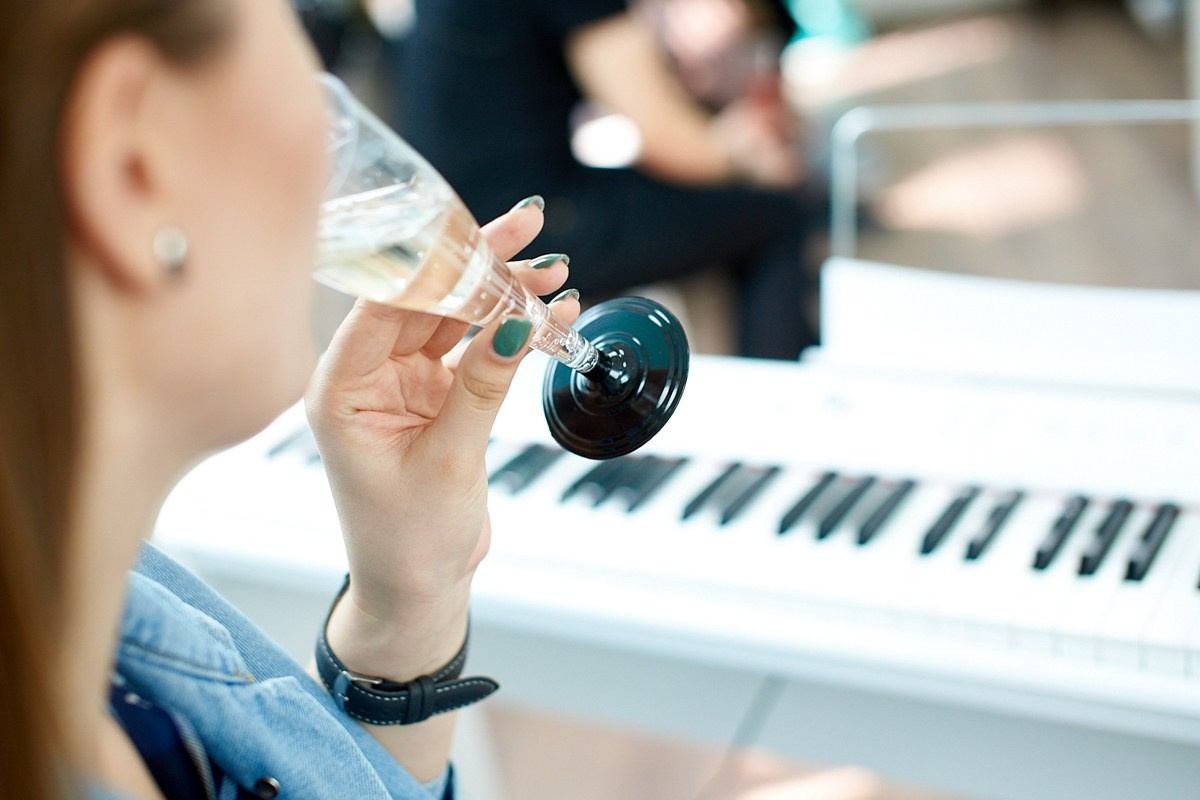 Репортаж с открытия школы вокала Кристины Дурмановой. Репортажный и женский фотограф в Новосибирске