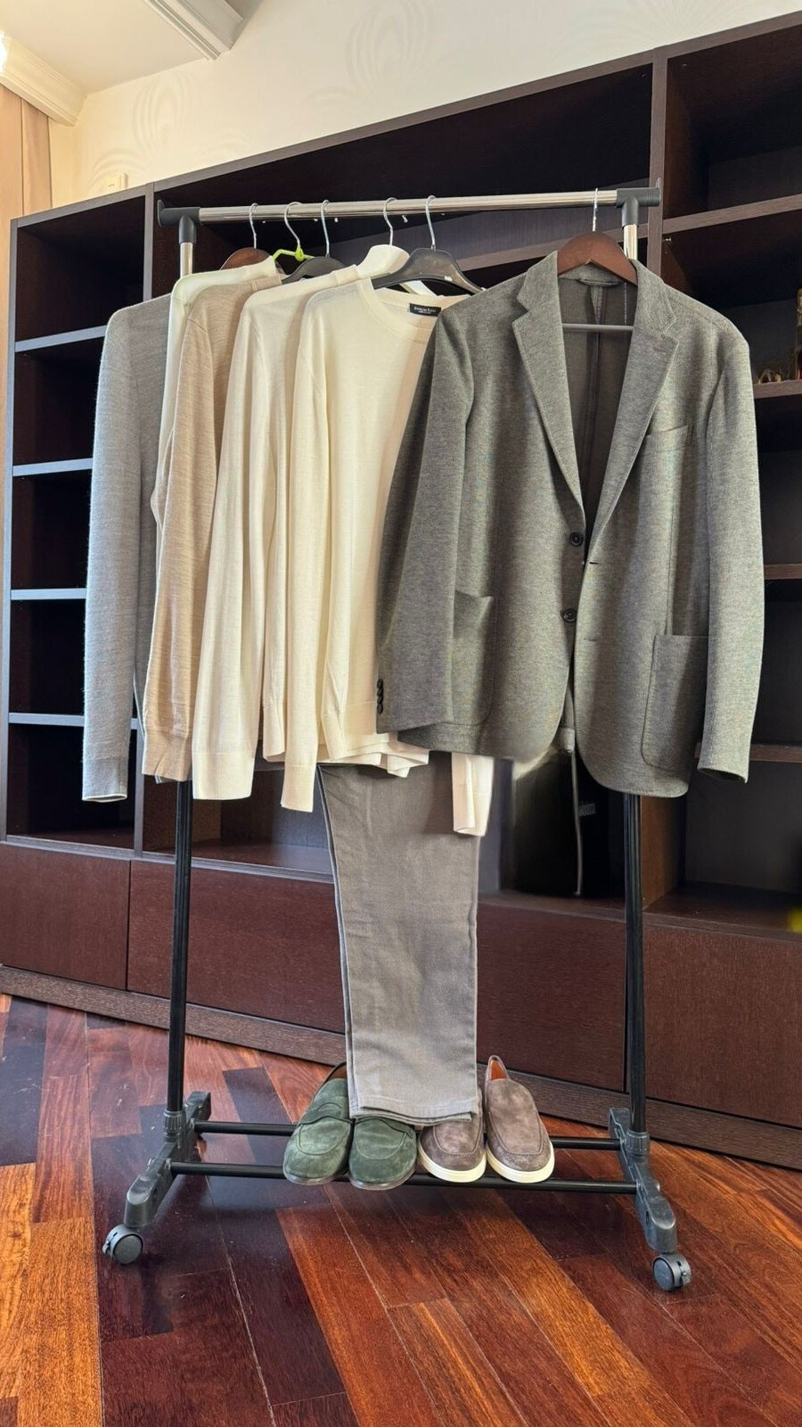 Разбор гардероба с мужским стилистом. Что надеть под зелёный пиджак