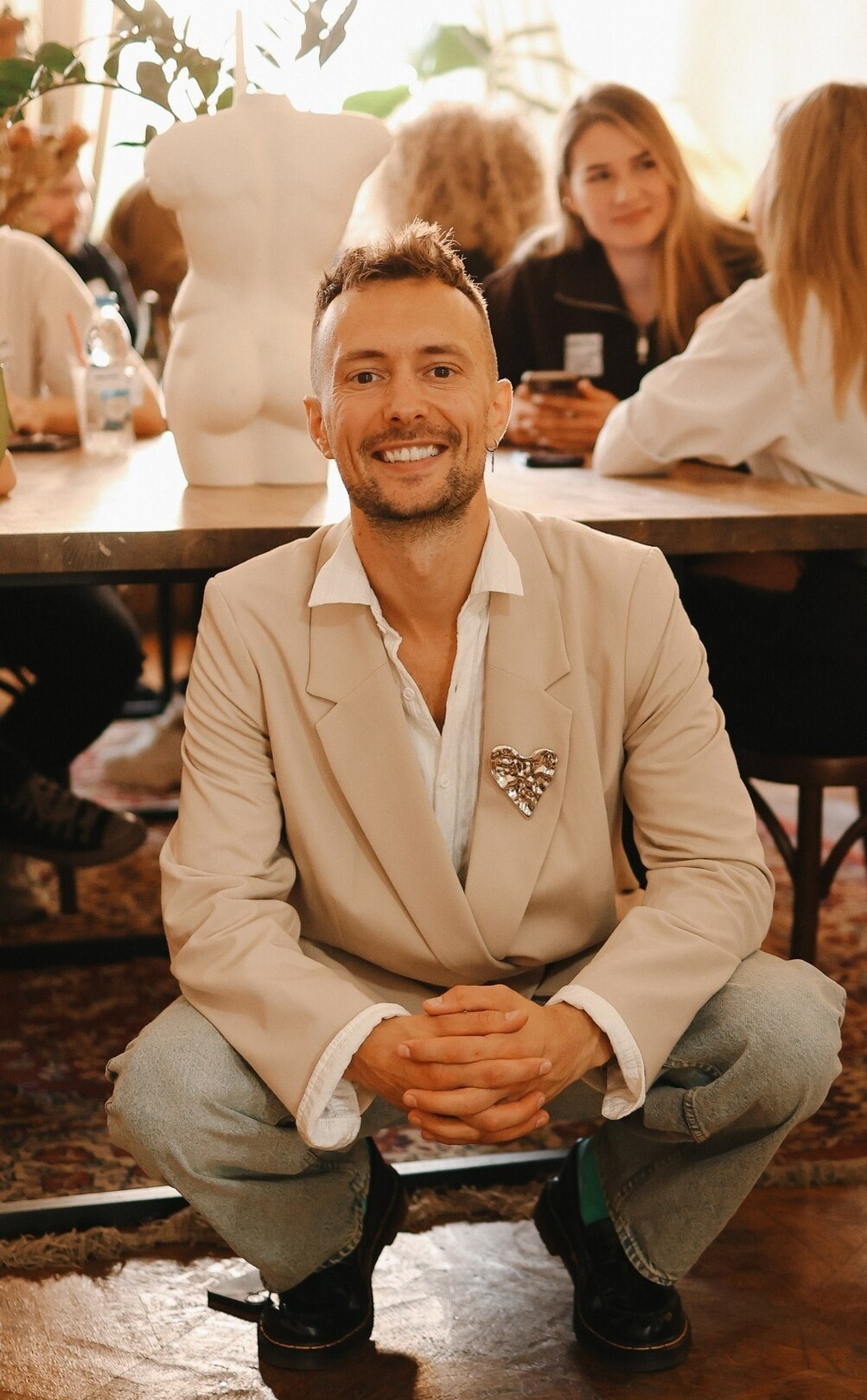 Ведущий Никита Шляндин