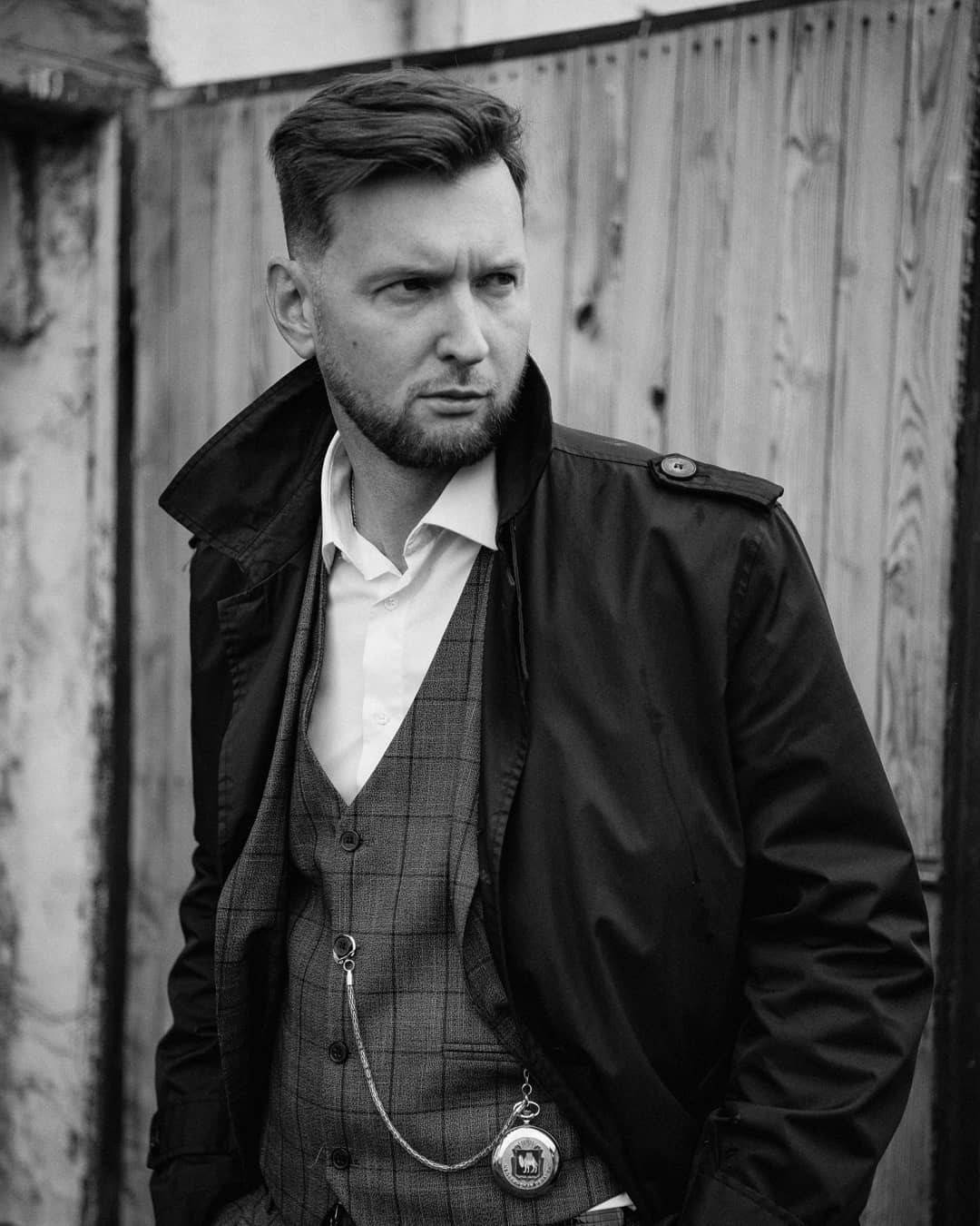 Острые козырьки. Анна Парсанова.ФОТОГРАФ