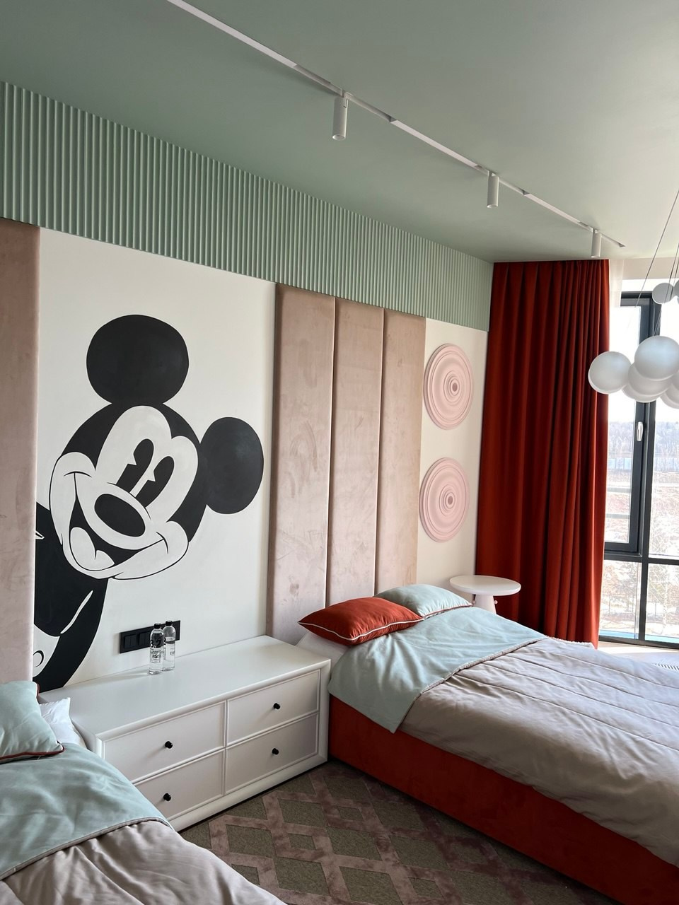 Роспись стен в детской ЖК " Резиденции Сколково». Дизайн интерьеров с Анастасией Рулевой