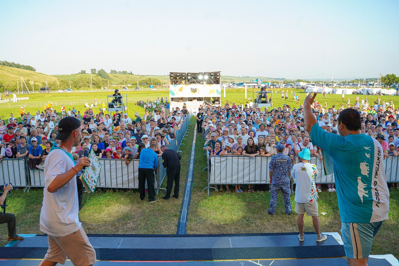 Динотерра 2024. #фотокаквкино | Фотографирую людей