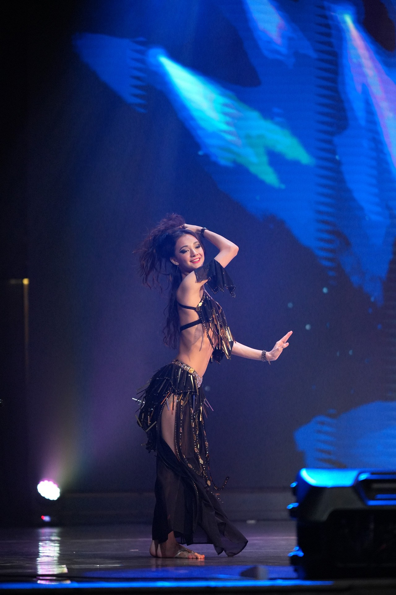 Профессиональный танец на сцене, шоу НСК