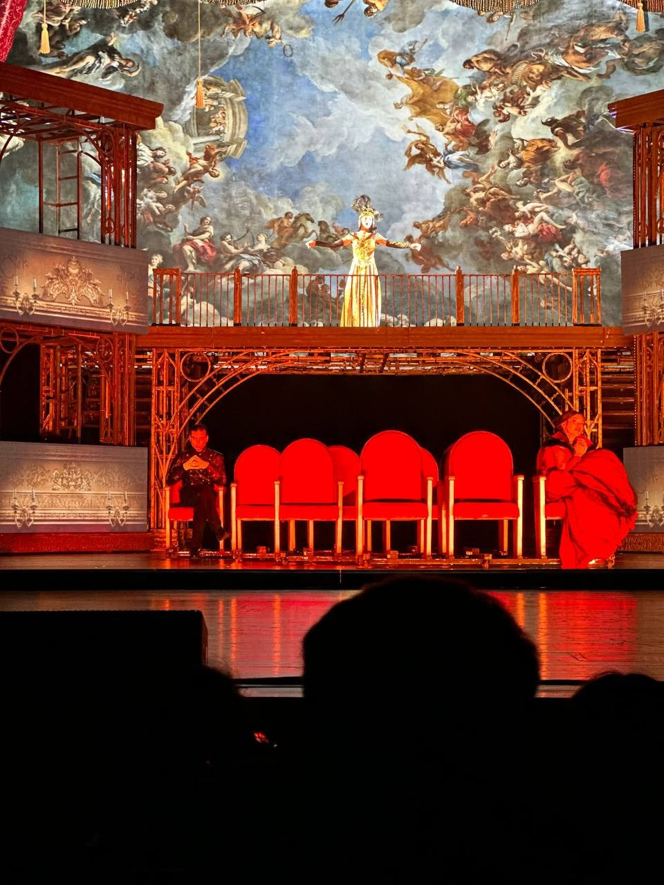 Актёр кино, артист мюзиклов, ведущий мероприятий, ведущий свадеб, дед Мороз — всё это Святослав Ставцев