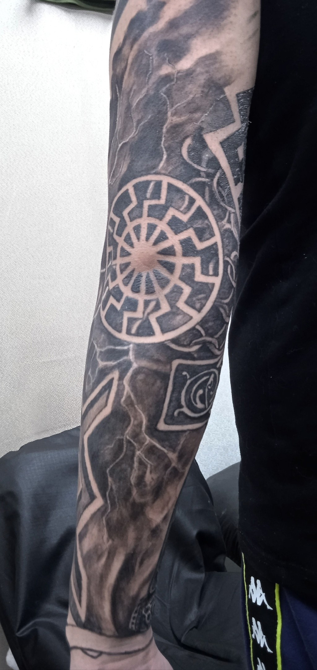 Тату. Яр Панов Арт.Картины, татуировки, роспись стен и одежды в Москве