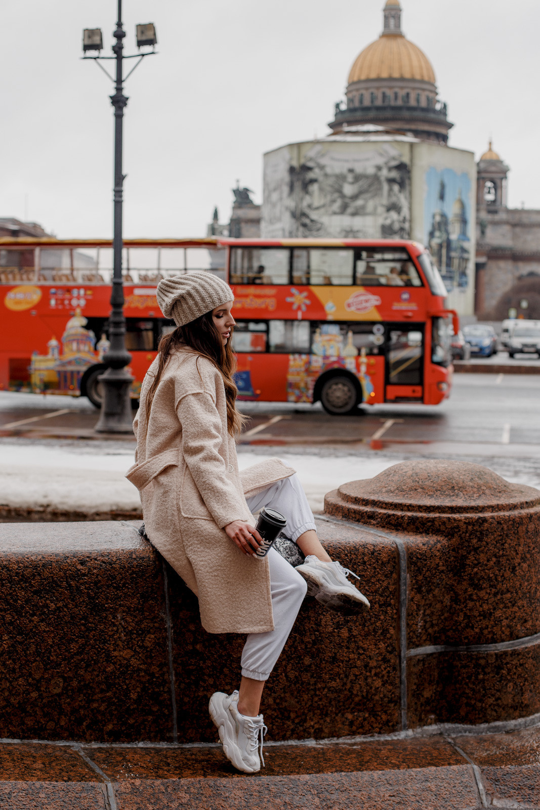 Прогулка возле Исаакиевского собора. Свадебный фотограф Санкт-Петербург  Москва