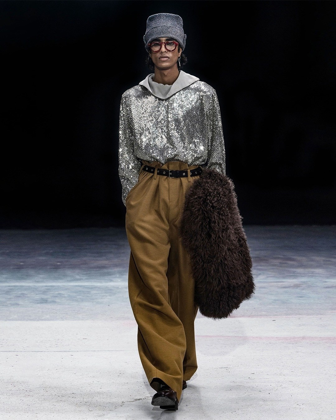 Saurang. Axis model management