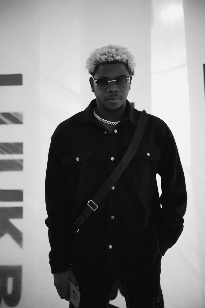 LUUK BAZE. Your lerris