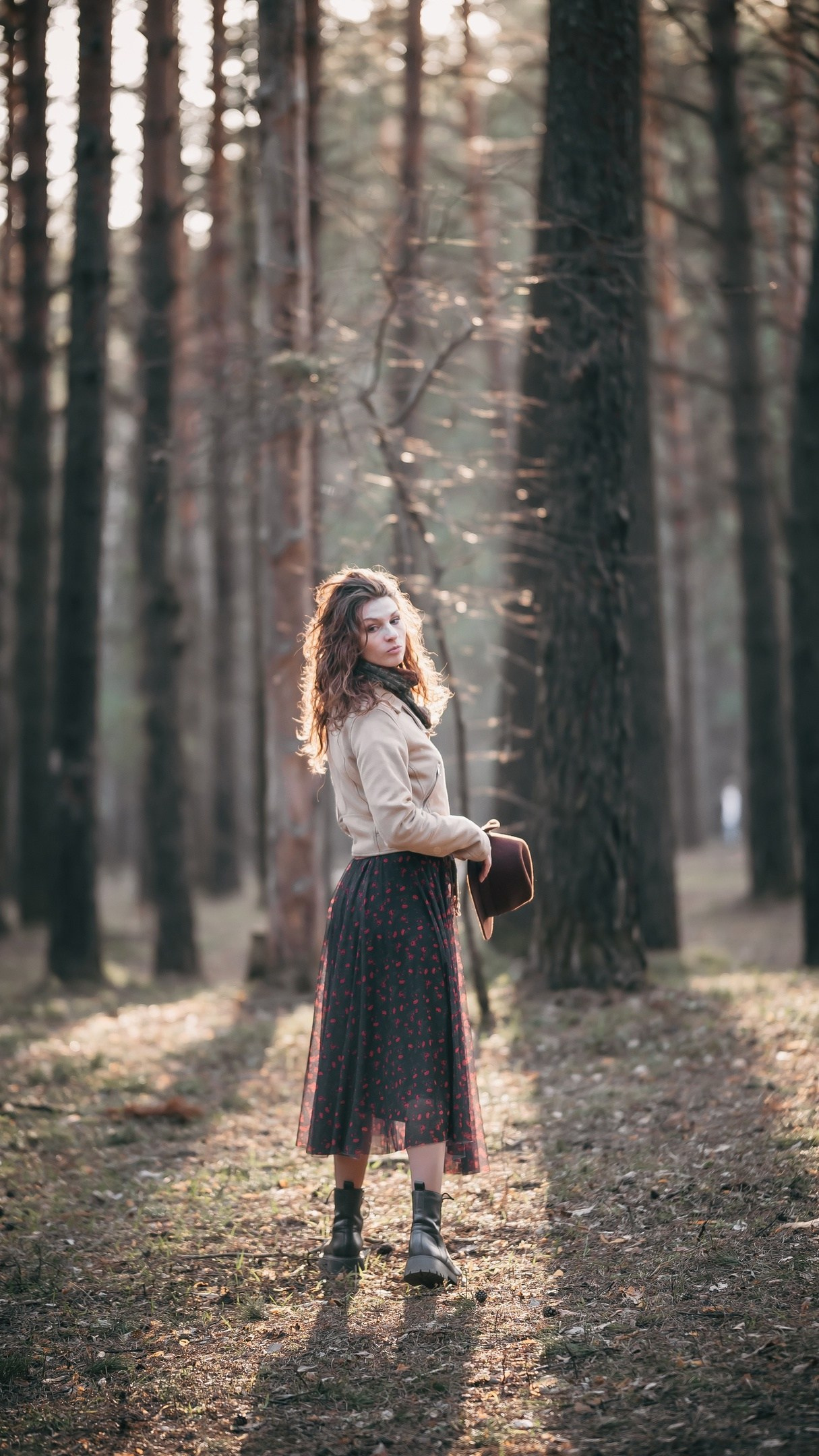 Прогулочная фотосессия в лесу