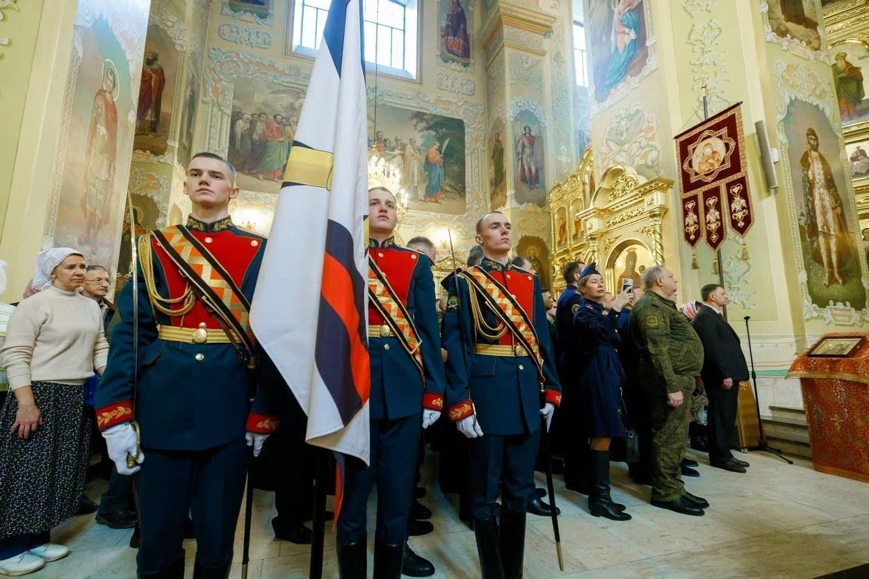 Благочинный Северо-Западного округа принял участие в Архиерейском Богослужении в соборе Покрова Пресвятой Богородицы. Саратовское Северо-Западное благочиние
